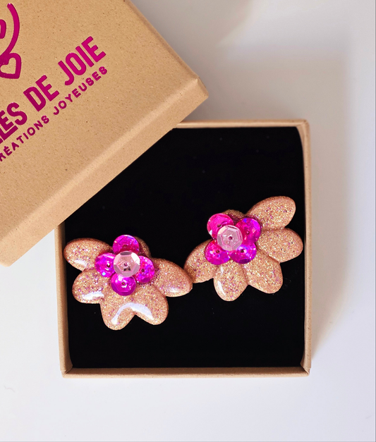 FLEURETTES - Boucles d'oreilles enchantées - Rosé paillettes.